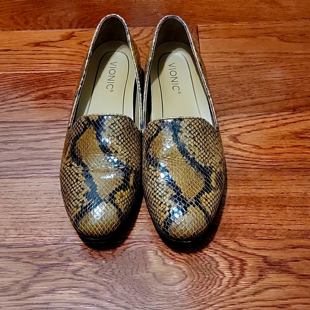 Vionic slip-ons